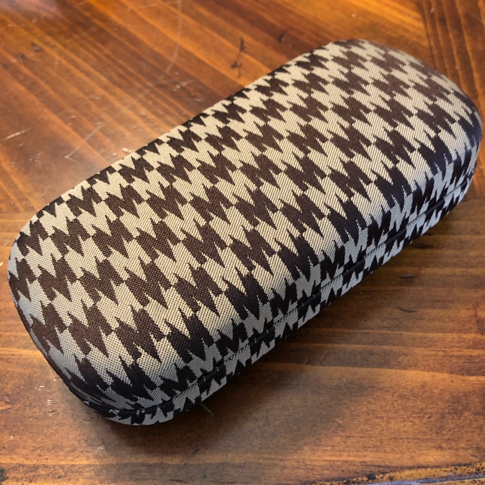 Max Mara | Clamshell Sunglasses Case F02